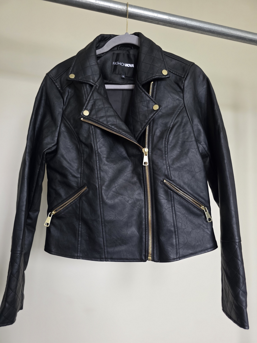 Fashion Nova Black Faux Leather Moto Jacket Gold Zip Quilted Biker Coat Women's - Picture 2 of 6